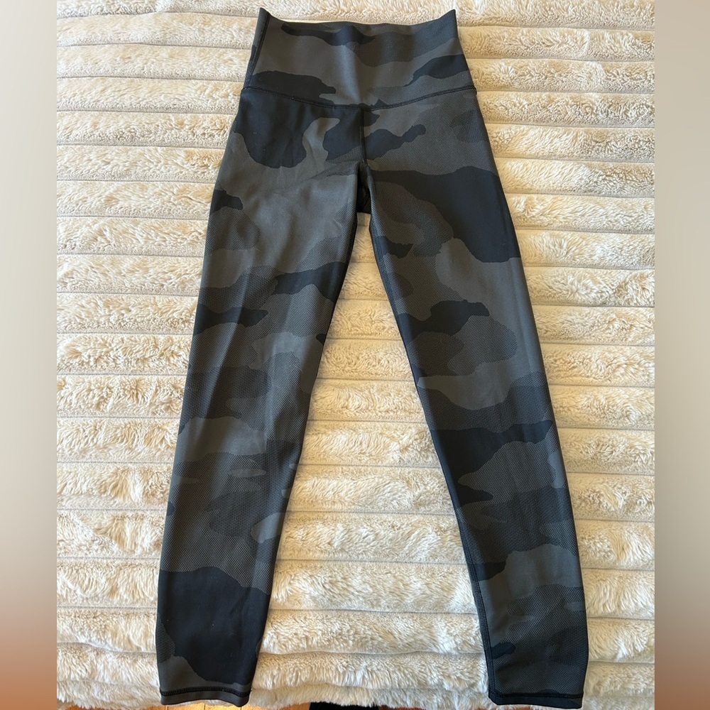 Aerie camo High-Rise Leggings